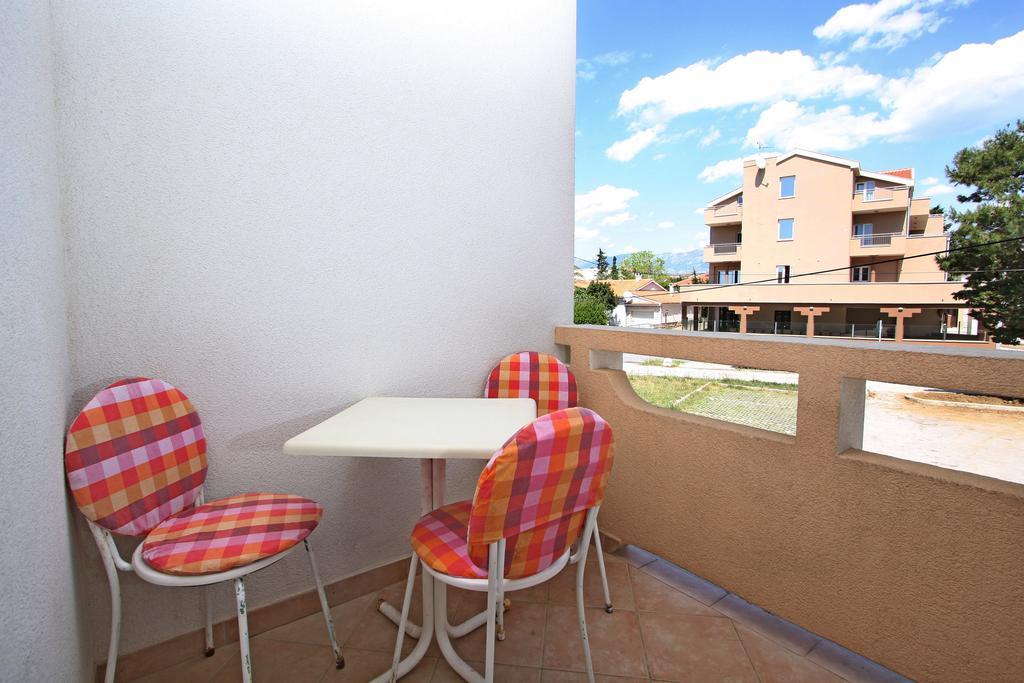 Apartments And Rooms Vesna Новаля Стая снимка